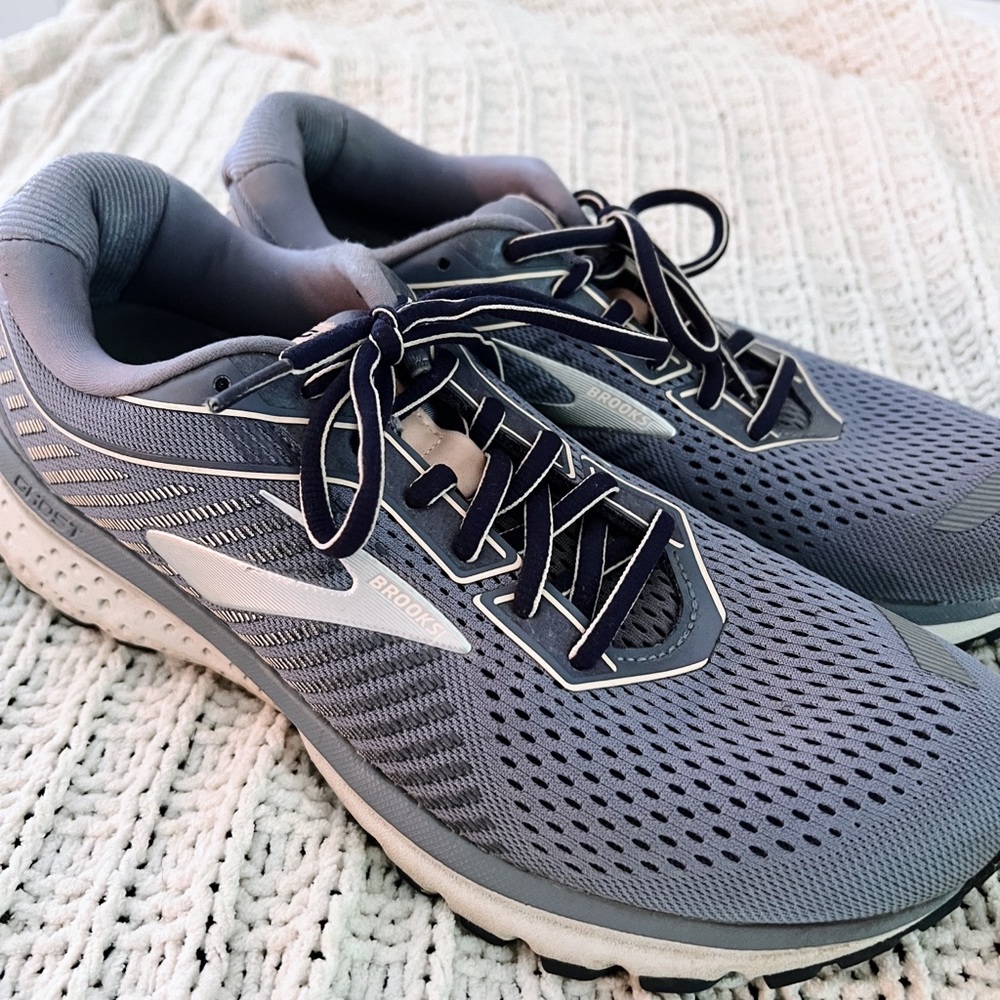 Brooks Ghost 12